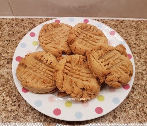 Low-carb-peanut-butter-cookies-Help-Me-Bake-480x412.jpg