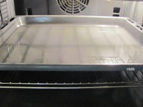 Water-Tray-Help-Me-Bake-e1489489598426-480x360.jpg