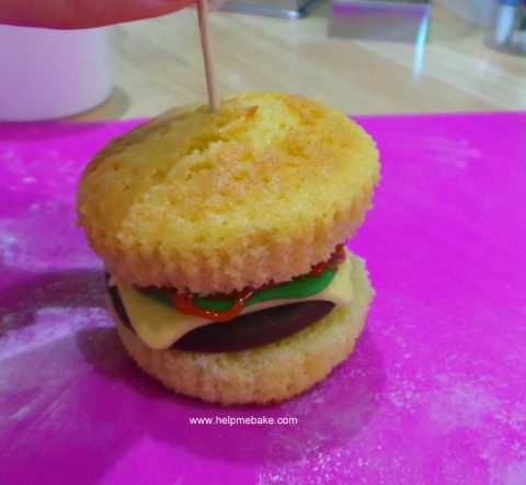 Burger-Cupcakes-Tutorial-24-001-480x442.jpg