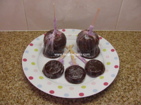 Toffee-Apples-and-Lollipops-480x360.jpg