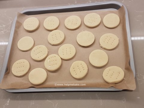 14-Shortbread-Tutorial-by-Help-Me-Bake-480x360.jpg