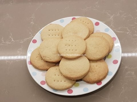 17-Shortbread-Tutorial-by-Help-Me-Bake-480x360.jpg