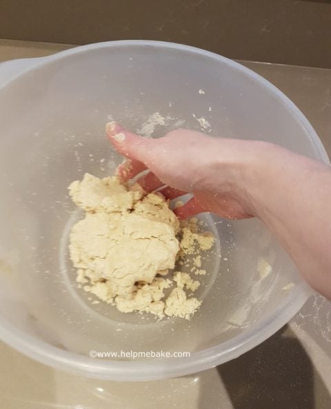 8-Shortbread-Tutorial-by-Help-Me-Bake-480x594.jpg