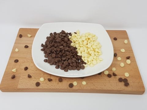 Choc-Chips-By-Help-Me-Bake-480x360.jpg