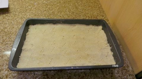 1-Caramel-shortbread-by-Help-Me-Bake-480x270.jpg