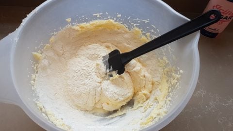 1-Butter-Cake-by-Help-Me-Bake-11-480x270.jpg