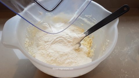 1-Butter-Cake-by-Help-Me-Bake-15-480x270.jpg