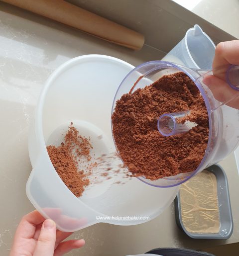 10-3-ingredient-choc-cake-by-help-me-bake-480x515.jpg