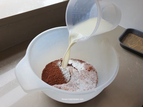 14-3-ingredient-choc-cake-by-help-me-bake-480x360.jpg